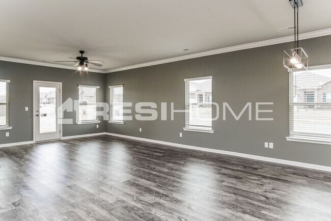 Building Photo - HOME FOR RENT!