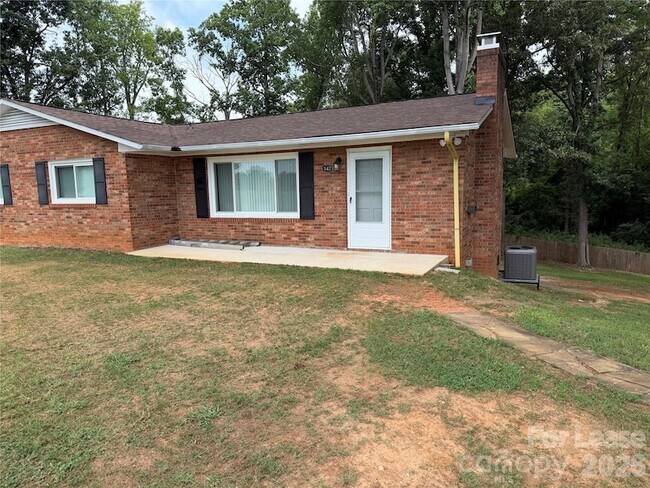 Foto del edificio - 147 Crooked Ln