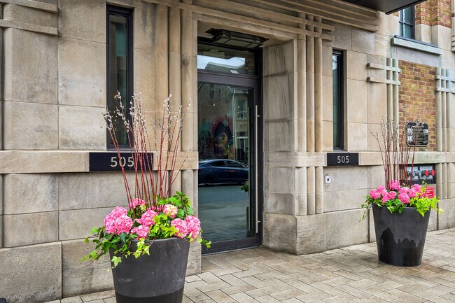 Photo du bâtiment - 505 Richmond St W