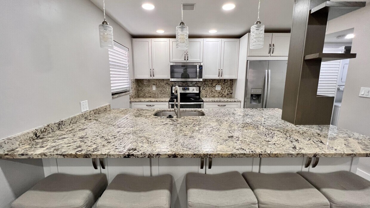 Foto principal - 9430 Boca Cove Cir