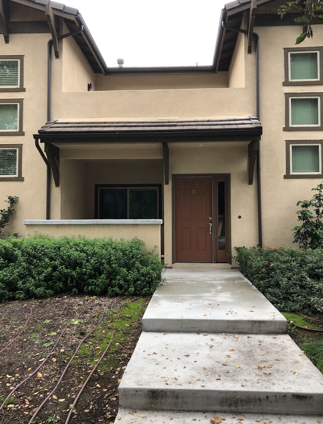275 W Center St Unit 4, Covina, CA 91723 Condo for Rent in Covina, CA