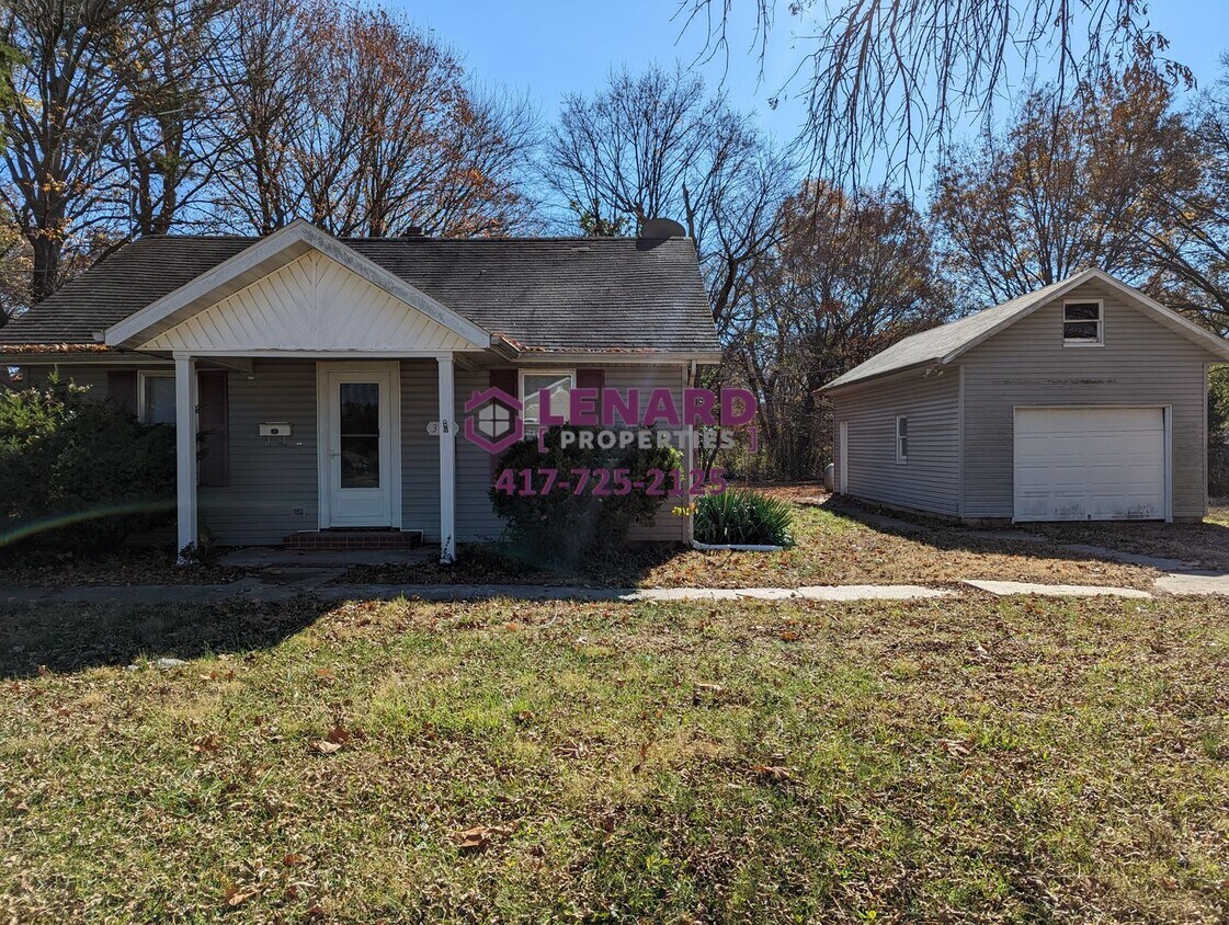 324 E Summit St, Bolivar, MO 65613 House Rental in Bolivar, MO