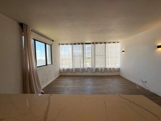 Building Photo - OCEAN View Unfurnished 1 bed/1 bath in Puu...