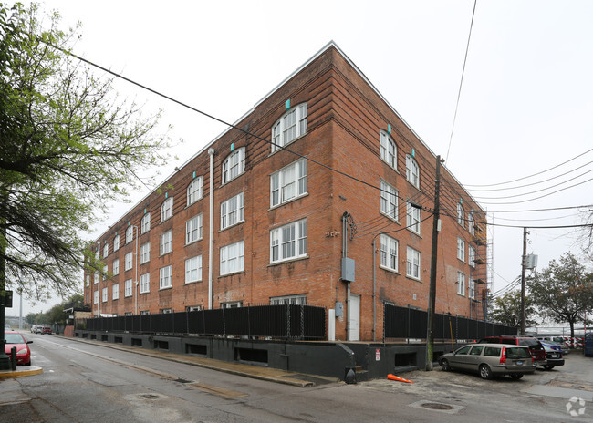 Dakota Lofts - Dakota Lofts Apartments