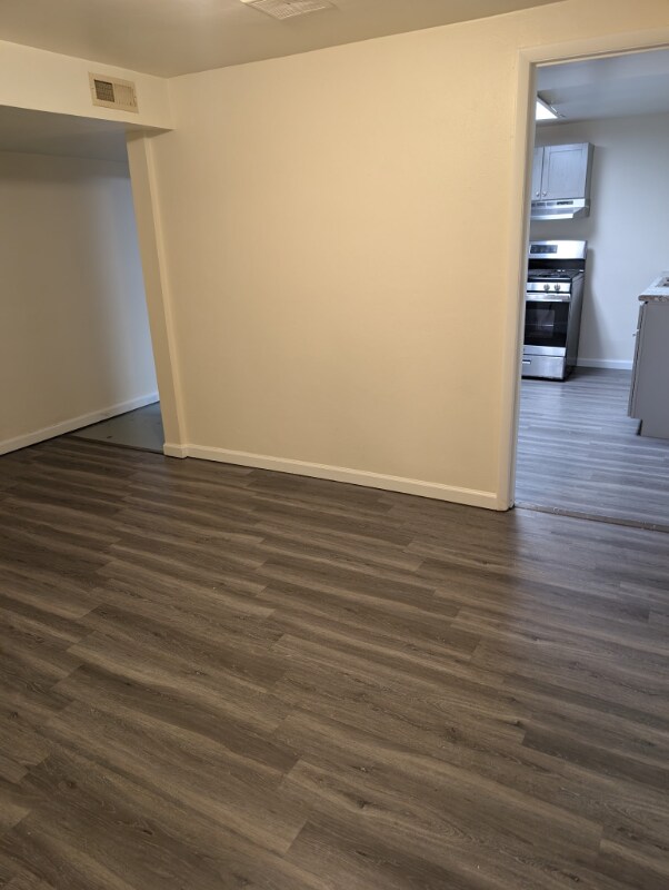 Foto del edificio - 6930 Silverton Ave