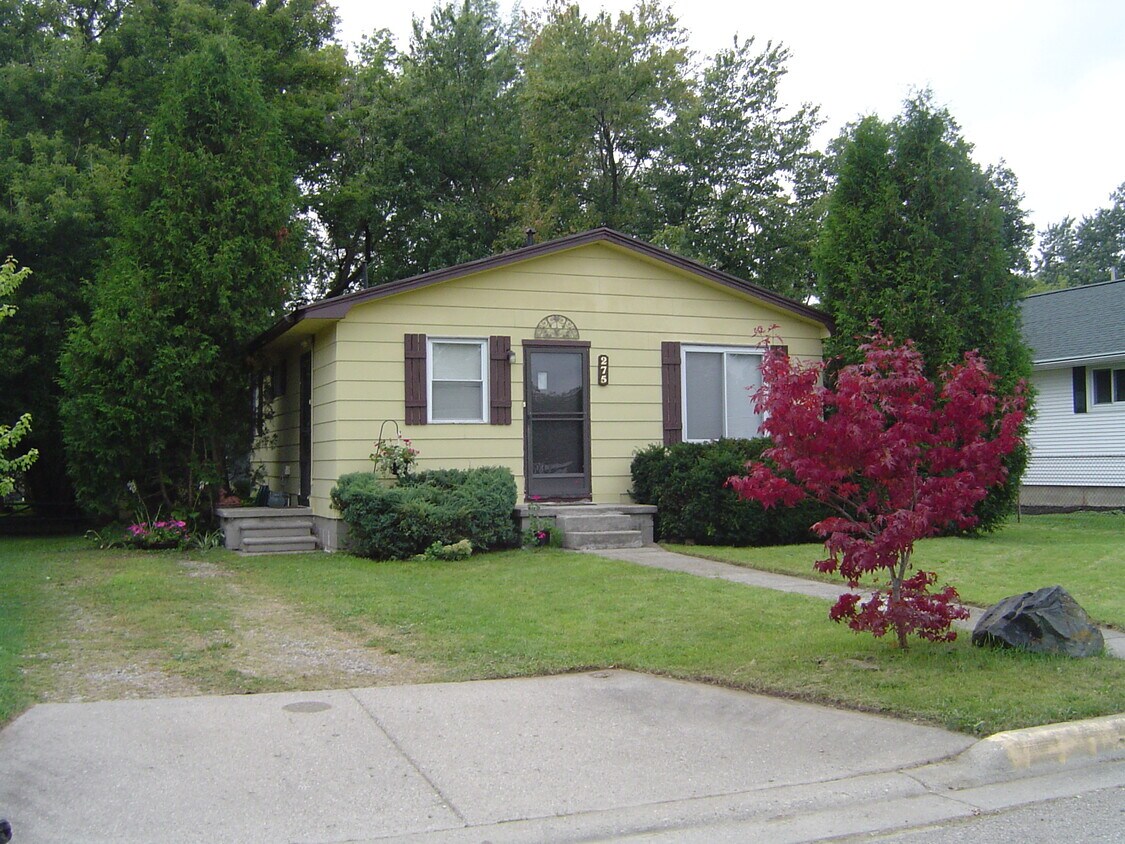 Primary Photo - 275 Parkway St