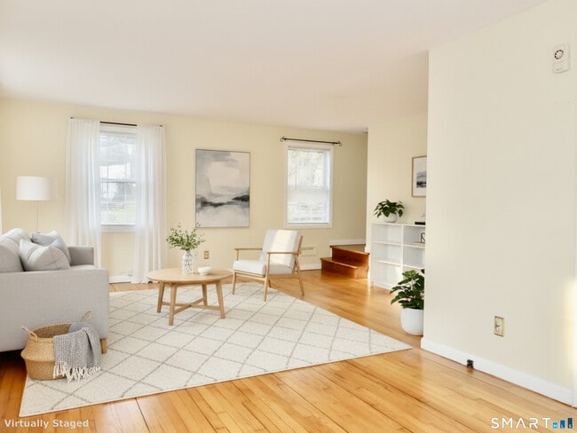 Foto del edificio - 12 W Rocks Rd