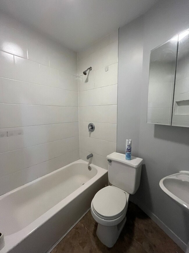 Foto del edificio - 43 Storms Ave