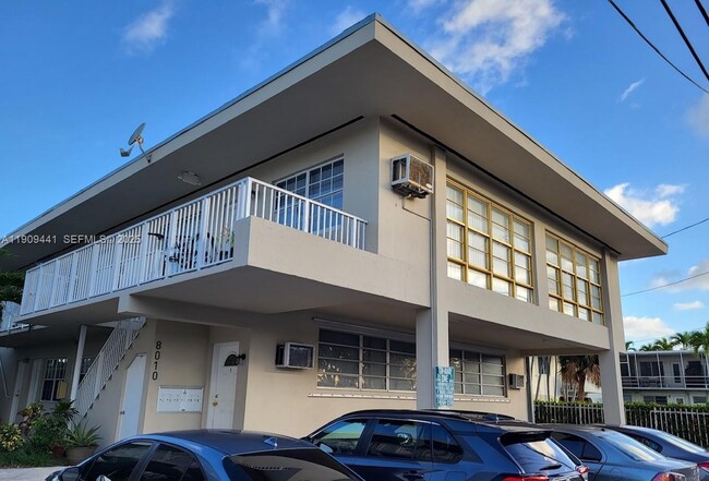 Foto del edificio - 8010 Tatum Waterway Dr