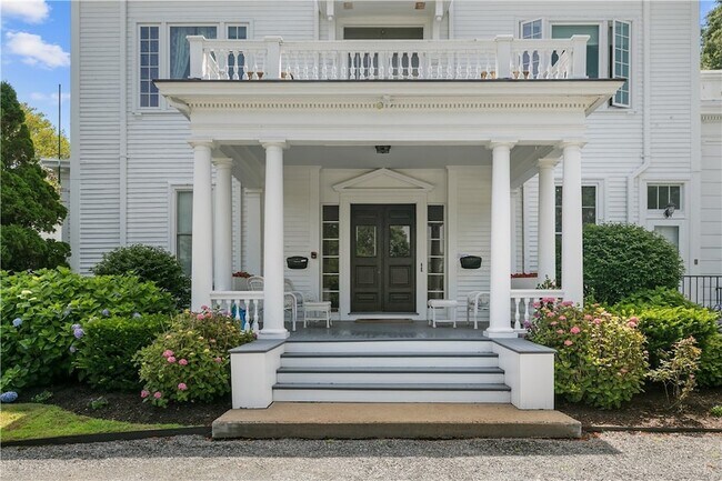 Building Photo - 718 Bellevue Ave