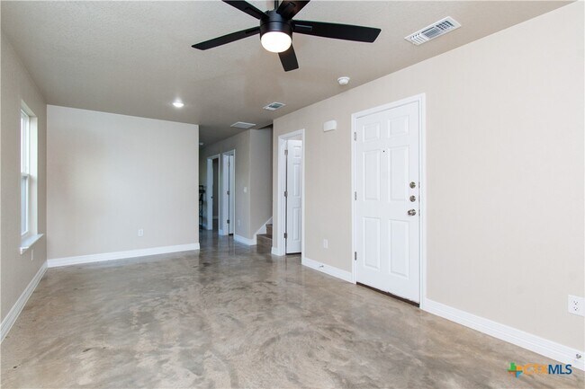 Foto del edificio - 806 White Meadow Ln