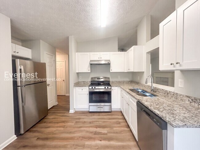Foto del edificio - 2132 Briar Glen Ln SW