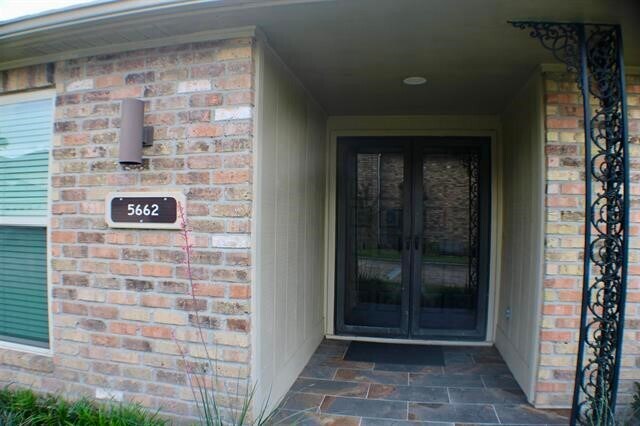 Foto del edificio - 5662 Longwood St