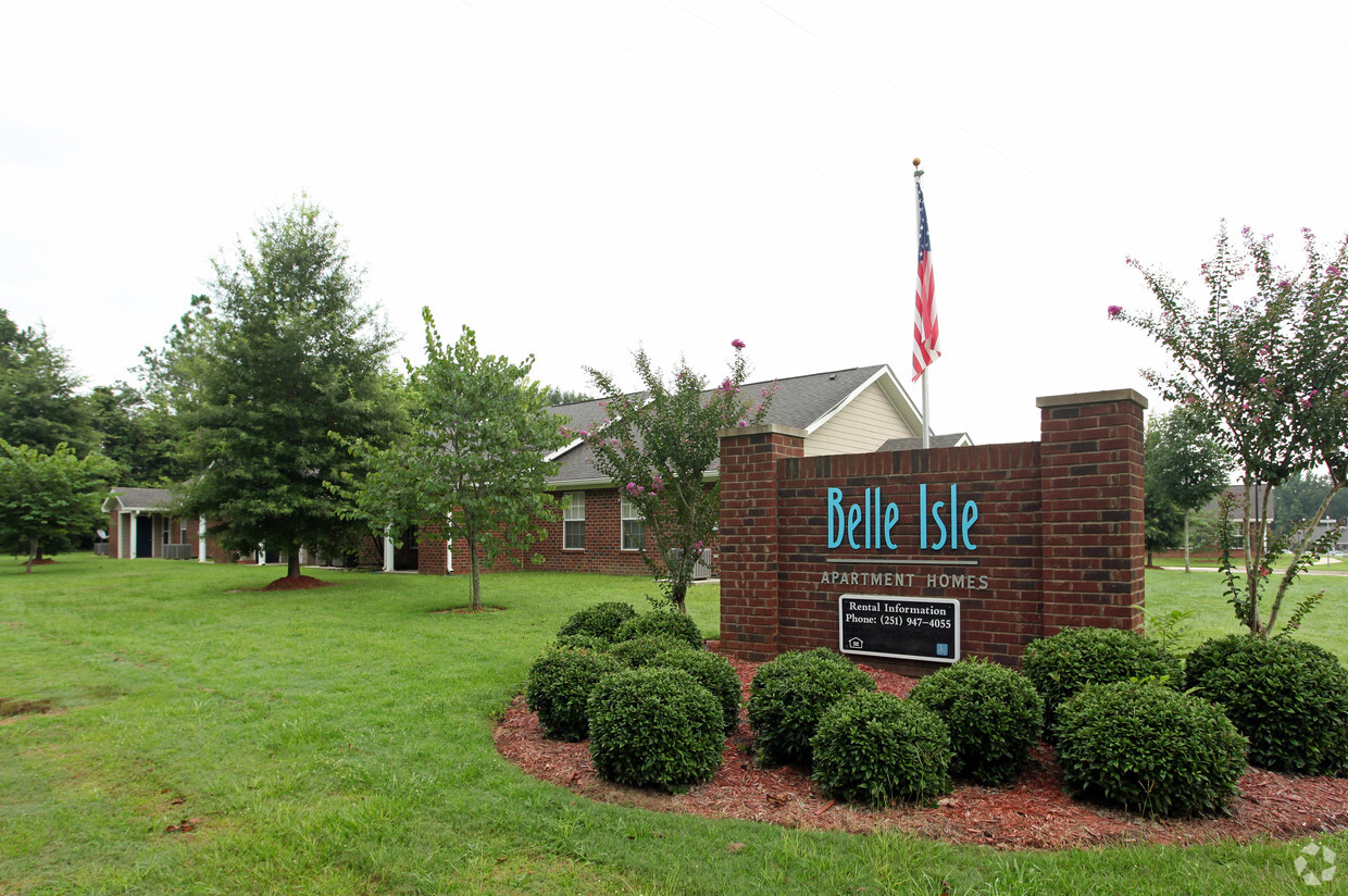 Primary Photo - Belle Isle Senior Apartments