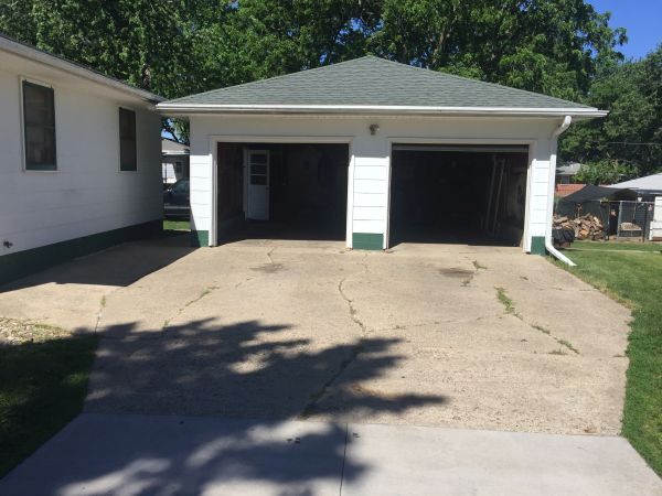 2 car garage - 139 6th Ave SW