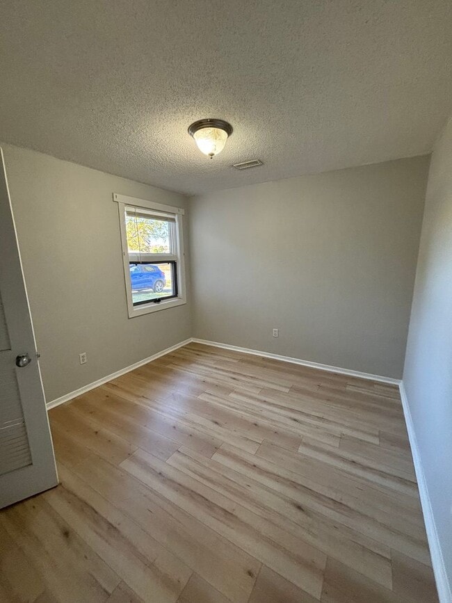 Foto del edificio - Freshly Updated 3 Bedroom Home