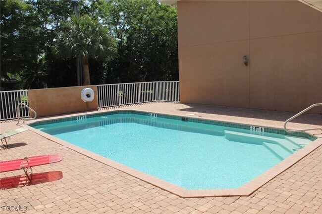 Foto del edificio - 607 SE 13th Pl