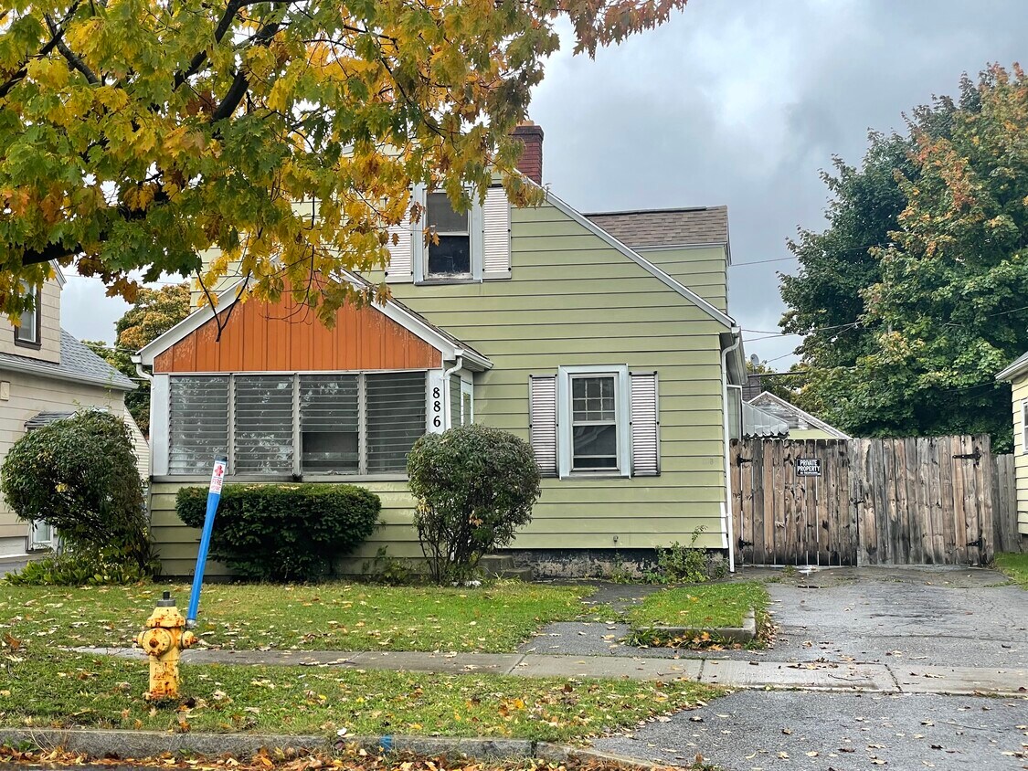 886 Glide St, Rochester, NY 14606 House Rental in Rochester, NY