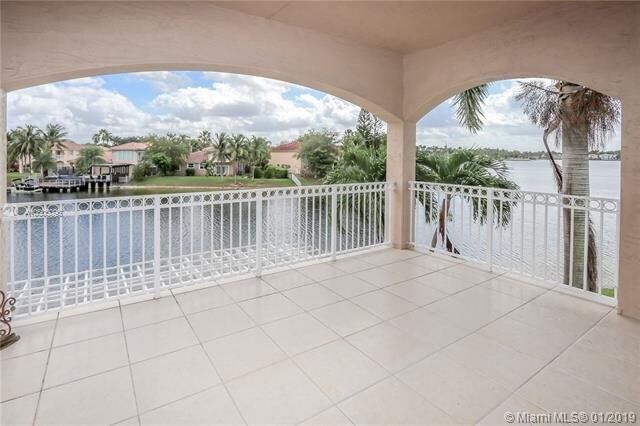 Foto del edificio - 7101 NW 111th Ave