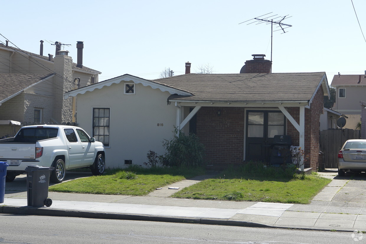Primary Photo - 816 Lincoln Ave