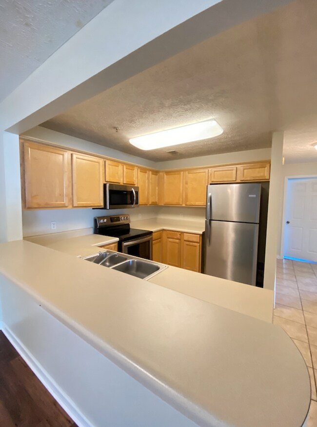 Foto del edificio - Available August 2026!