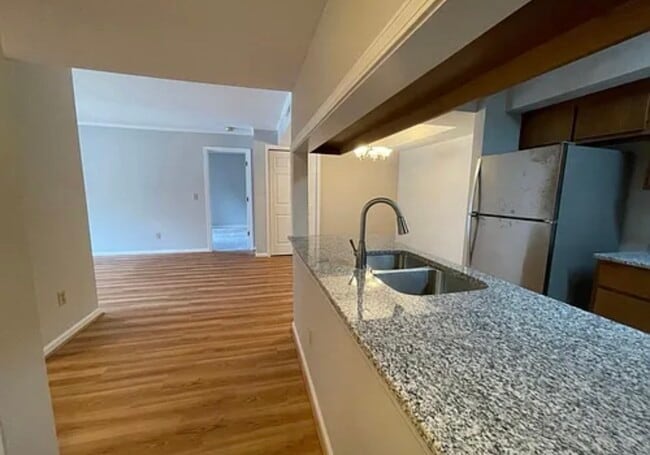 Building Photo - 237 Hillsboro Pl