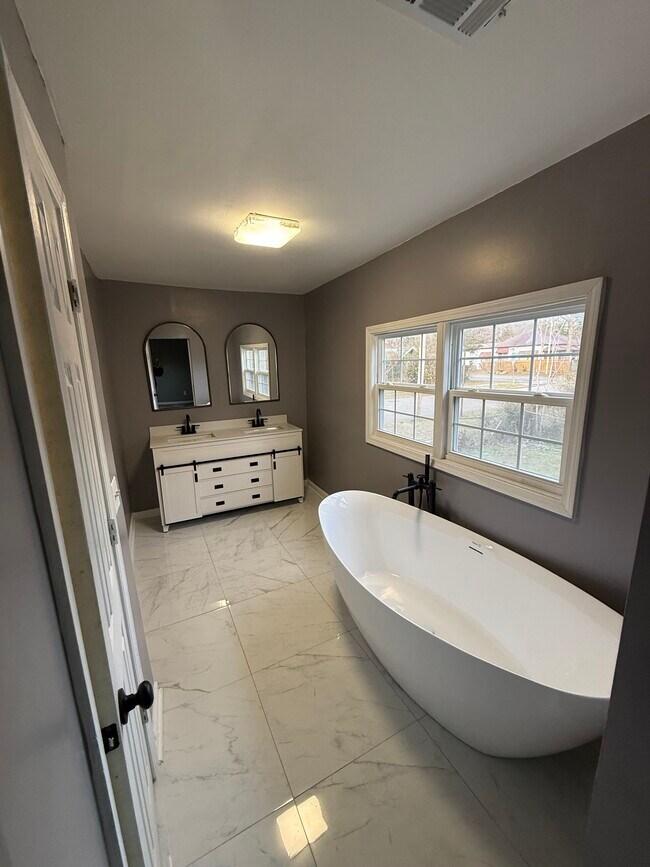 Foto del edificio - 1831 Moore Ave