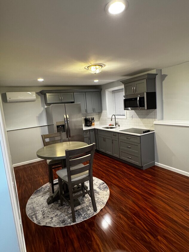 Foto principal - 155 Breakneck Rd