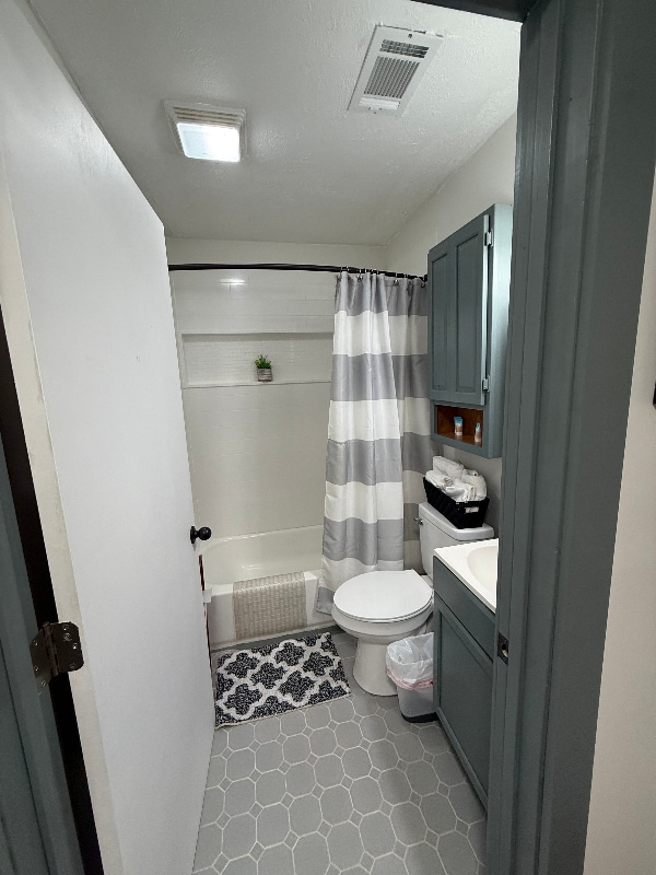 Building Photo - 346 Orion St