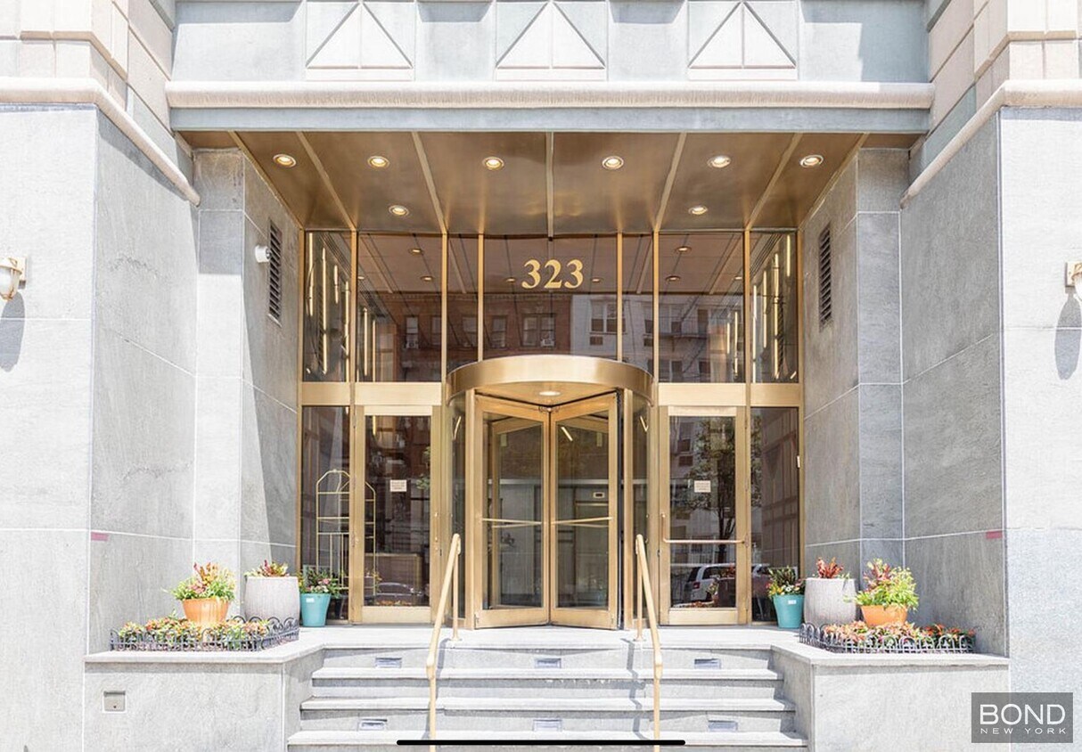 Foto del edificio - 323 W 96th St