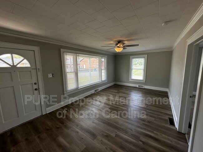 Building Photo - 1101 Woodlawn St