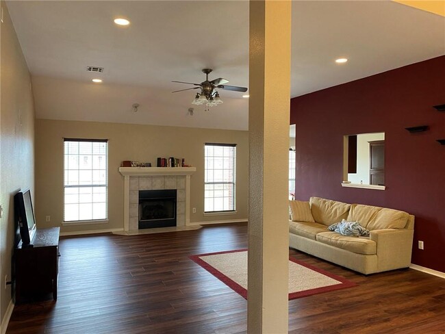 Foto del edificio - 2403 SW 16th St
