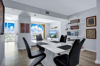 Building Photo - 2425 SW 27th Ave