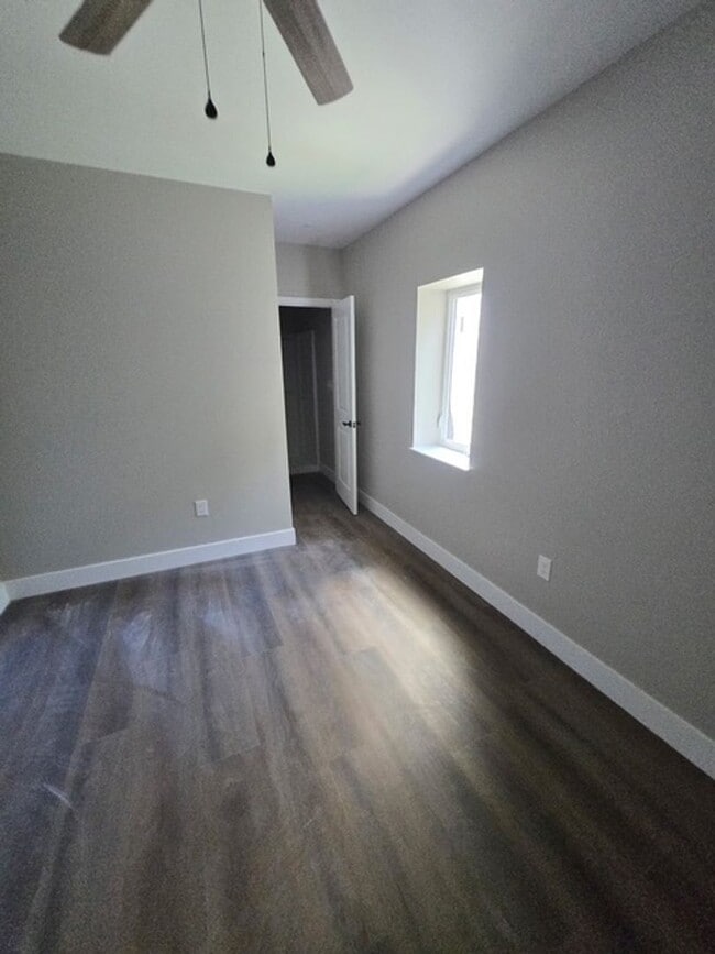Building Photo - 2 Bed 2 Bath Apartment
