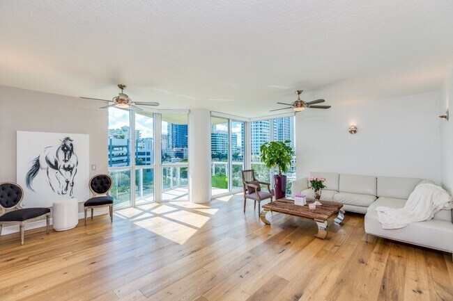 Photo - 111 SE 8th Ave Apartment