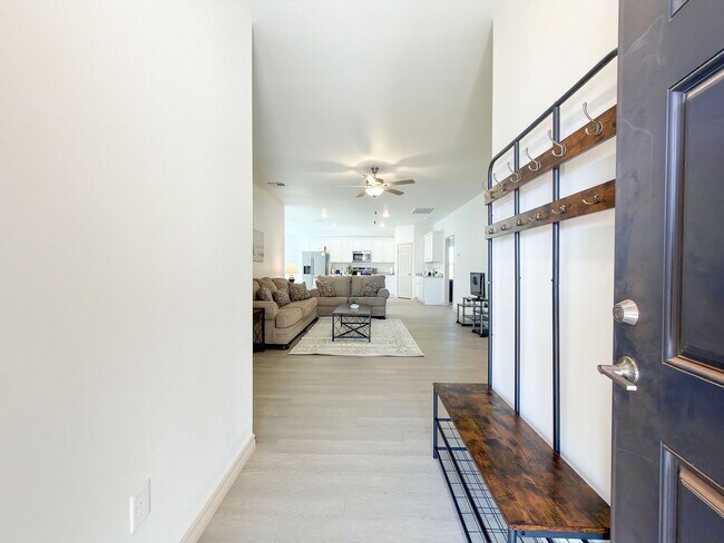 Foto del edificio - The Perfect Blend of Function and Luxury