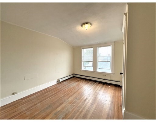 Building Photo - 20 Dunster Rd