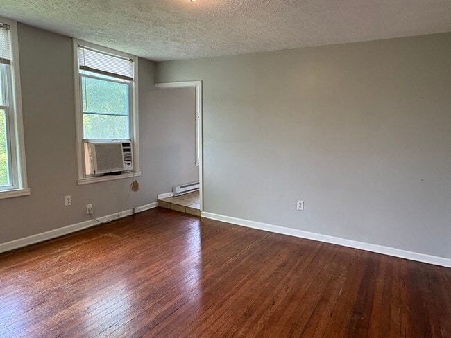 Foto del edificio - 729 E Maple St