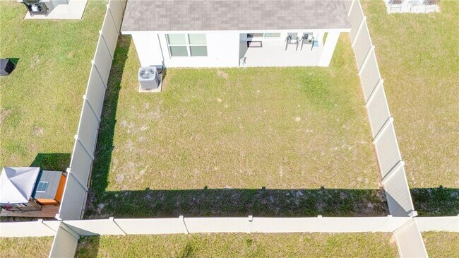 Building Photo - 8695 SW 46th Ave