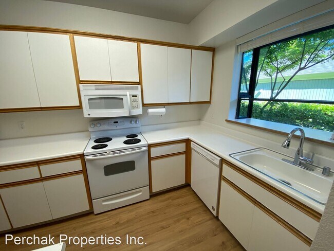 Building Photo - 2 br, 2 bath House - 2576 Oak Road #108