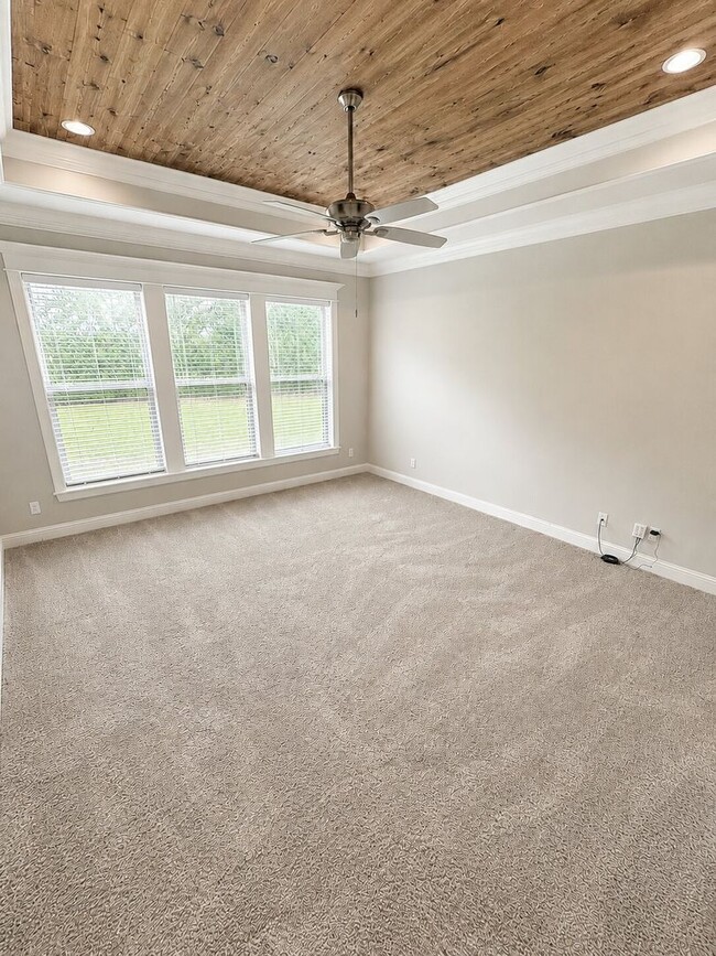 Building Photo - Forest Hills Subdivision!