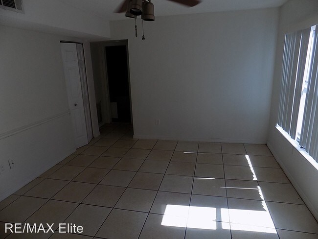 Building Photo - 3 br, 2 bath House - 1490 Sheafe Ave NE #107
