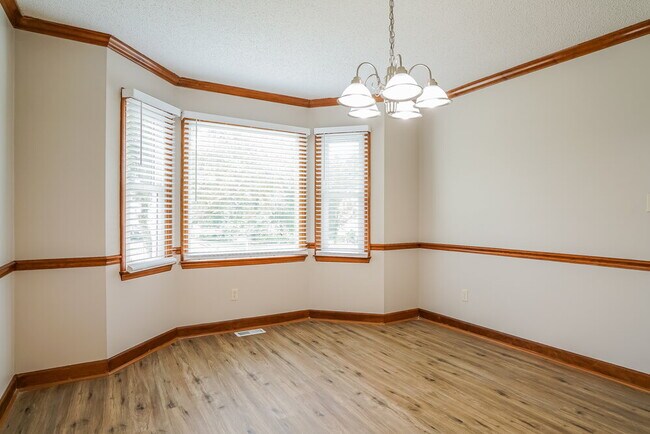 Foto del edificio - 1113 Buttercup Ln