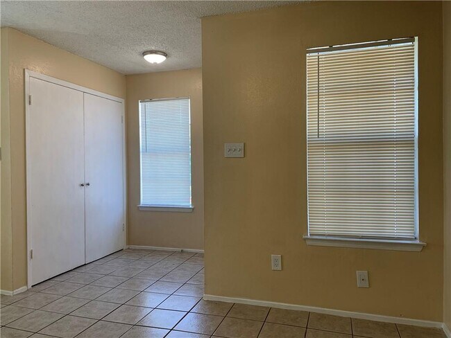 Foto del edificio - 3303 Vintage Hills Cove