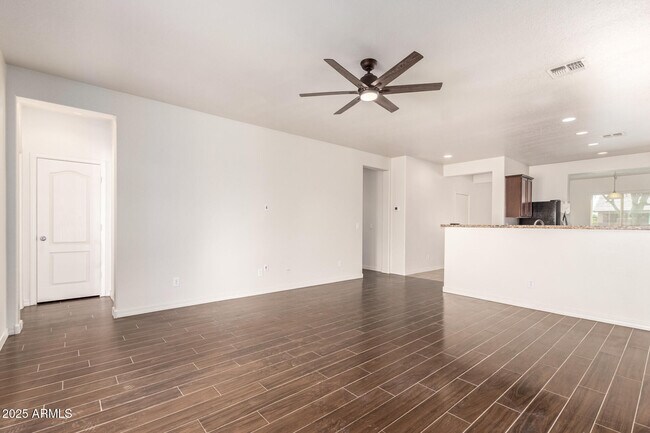 Foto del edificio - 33050 N Falcon Trail