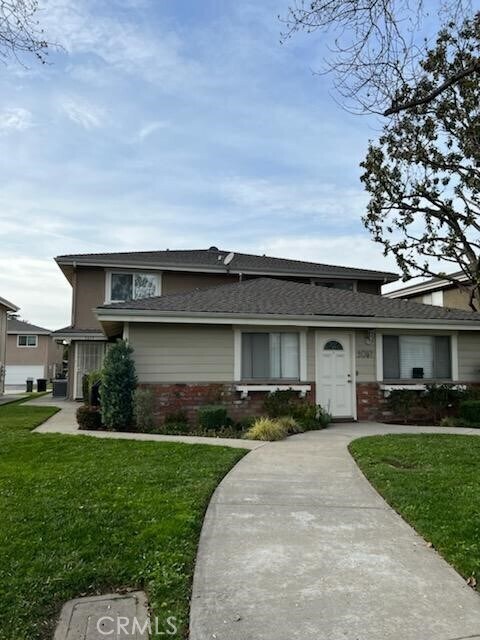 Building Photo - 3059 Knollwood Ave