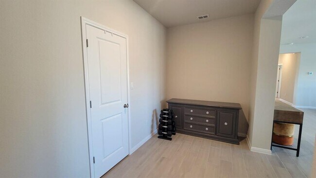 Foto del edificio - 363 Witchhazel Way