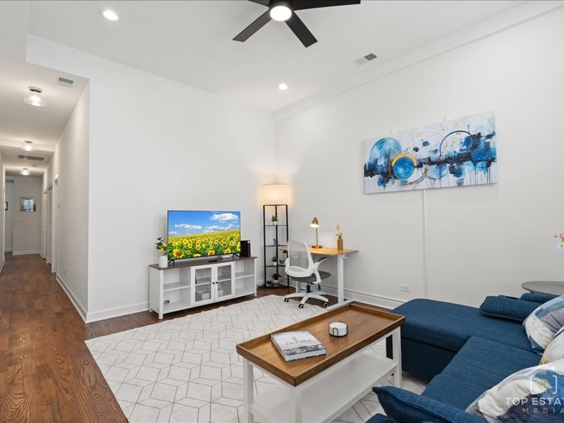 Photo - 3529 S Indiana Ave (Chicago, IL)