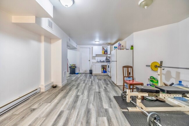 Building Photo - 661 Mcmillan Av