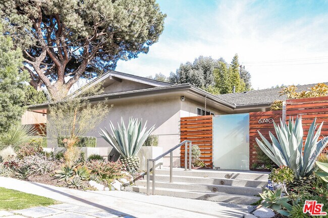 Foto del edificio - 6740 S Garth Ave